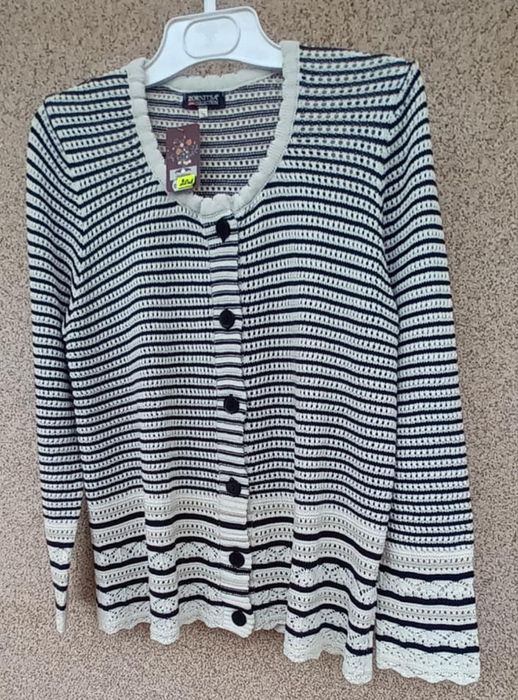 Дамски болера и жилетки.