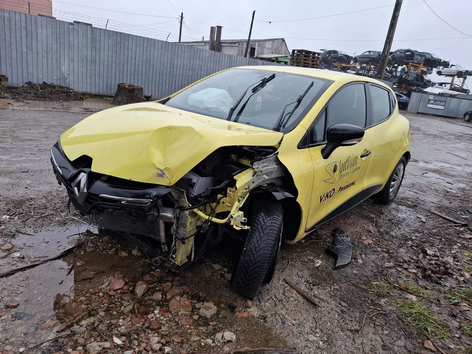 Dezmembrez Renault Clio 4 generation [2012 - 2020] 1.5 dci k9k612 75cp