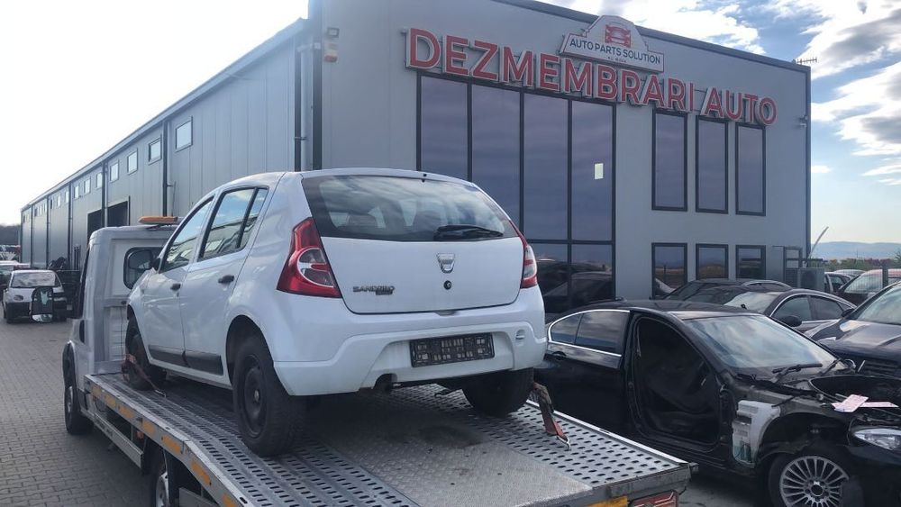 Dezmembram Dacia Sandero 1.2 benzina an fabr 2010