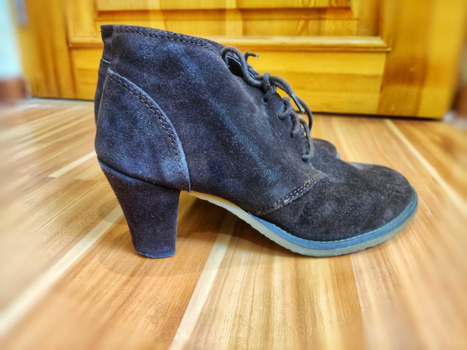 Женские испанские ботильоны Mango из натуральной замши