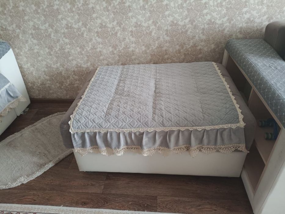 Продам уголок отдыха (диван и два кресла)