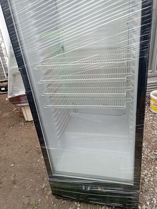 Холодильник витринный,для напитки