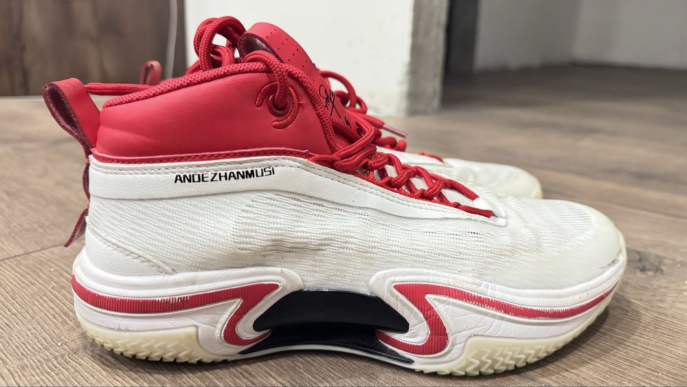 баскетбольные кроссовки