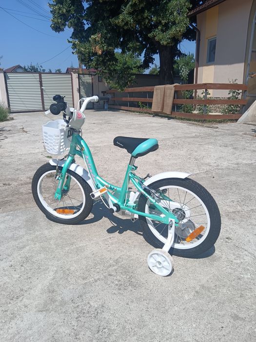 Vând bicicleta .