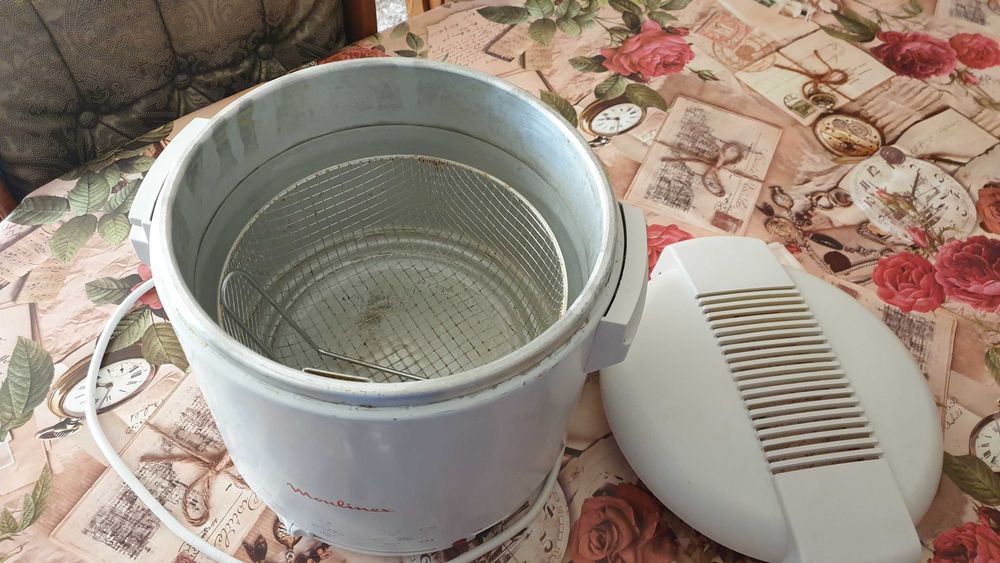 Fripteuza pentru prajit cartofi