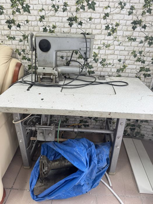 Mașină de cusut marca rusească anii 70-80