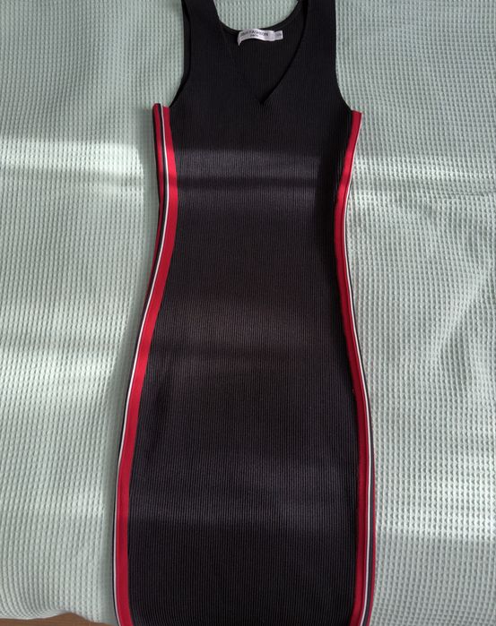 Дамски рокли с къс ръкав