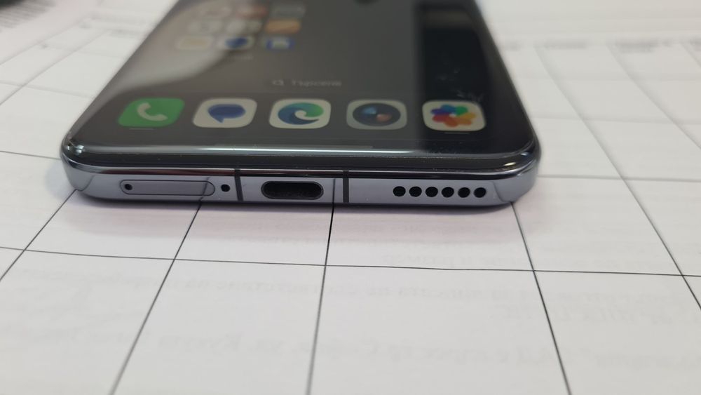 Honor magic 7 pro в гаранция като нов 12Ram 512 вградена памет топ телефон