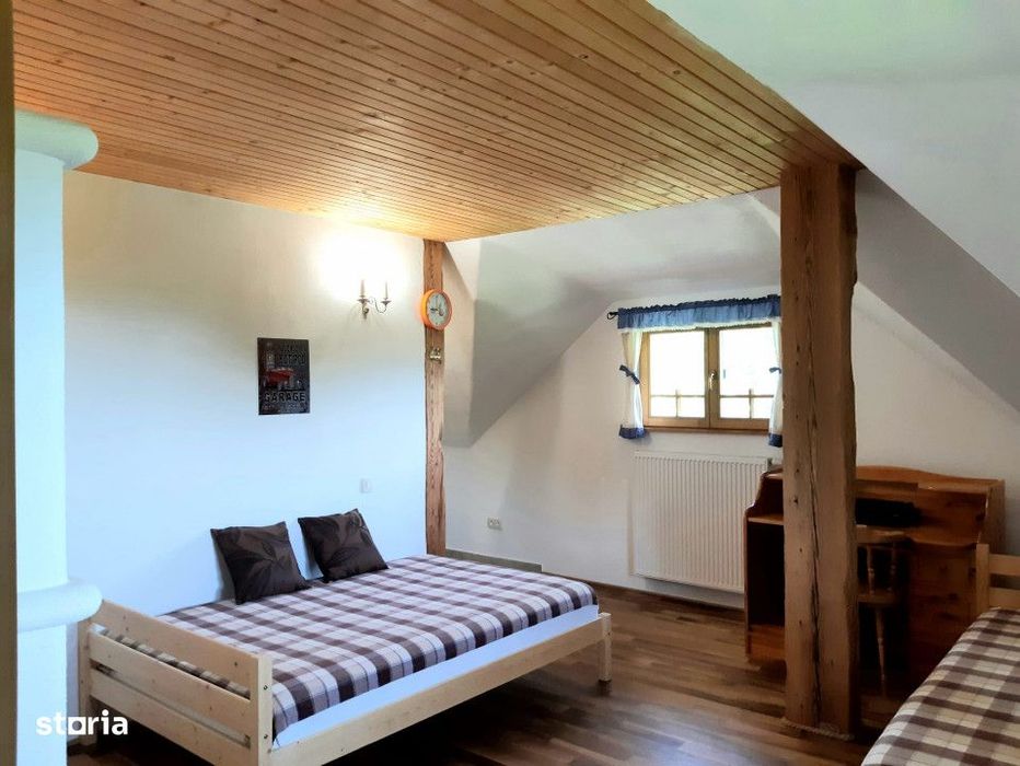 Casa rustica, exclusivista, 5 camere, 170 mp utili, 550 mp teren, Sali