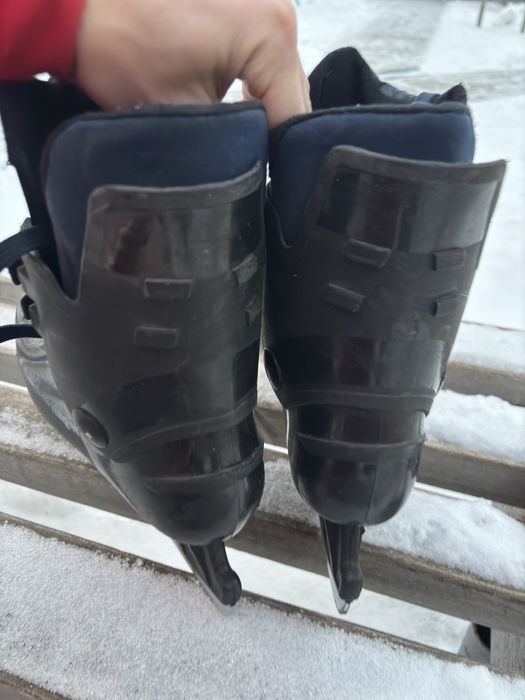 Продам коньки.