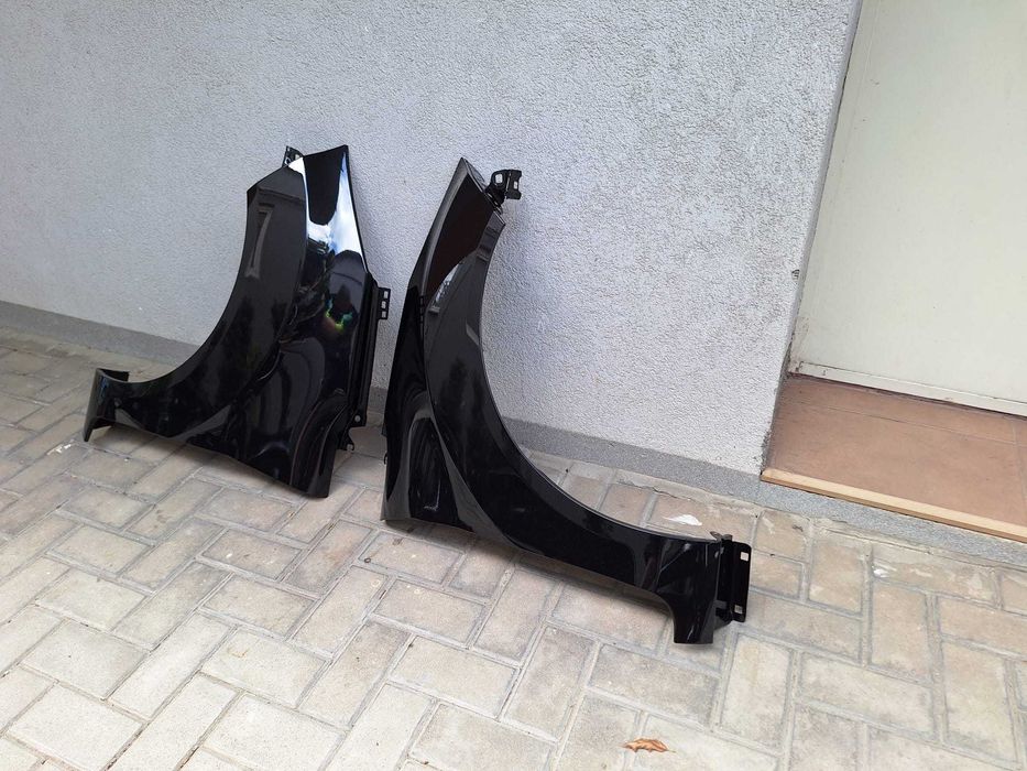 Aripa Fata Dreapta & Stanga Ford Fiesta An 2008-2017 Vopsita Negru