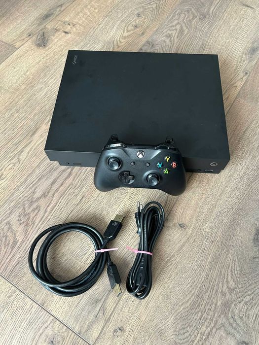 Xbox One X 1TB + 1 Controller + Cabluri