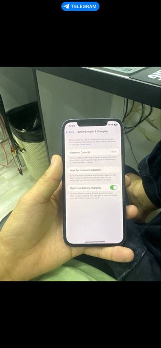 iPhone 12 с гарантией