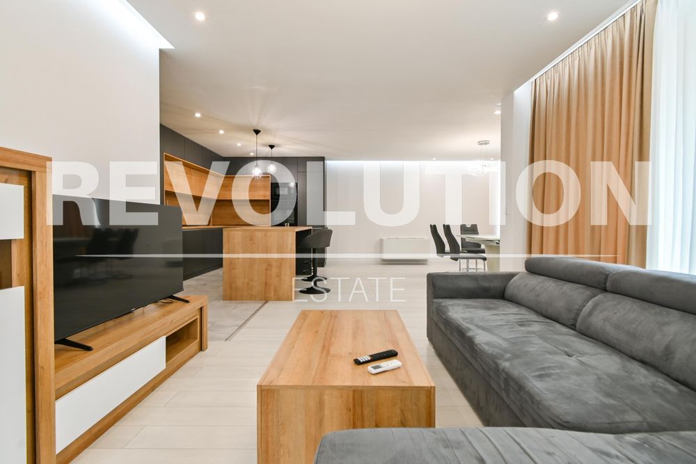 Тристаен апартамент в ж.к. Симеоново.