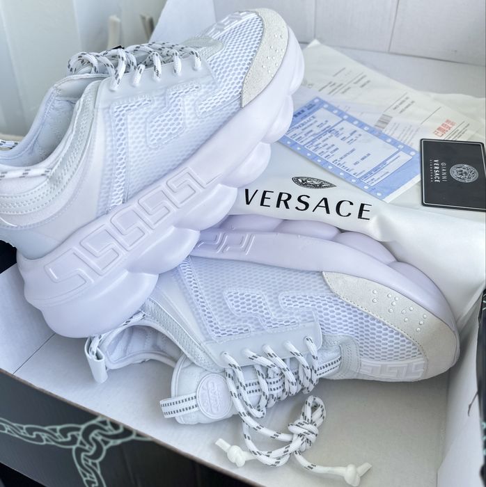 Versace chain reaction