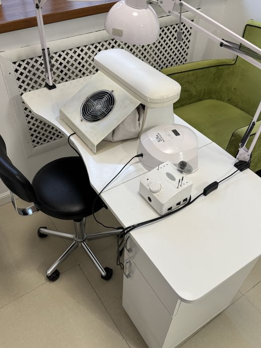 маникюрный стол