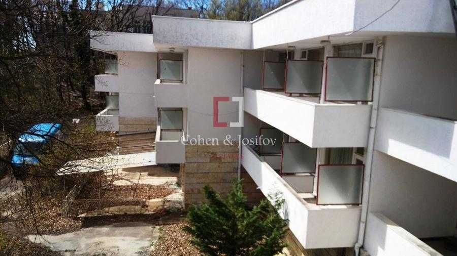 Продава се Хотел в к.к. Златни пясъци - 2000 кв.м за 600 €/кв.м - Снимка #1