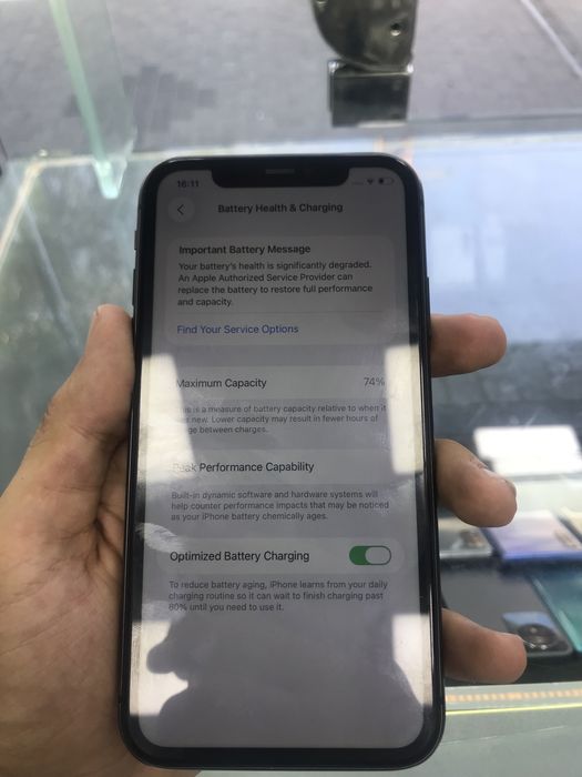 iPhone 11 64GB 74%