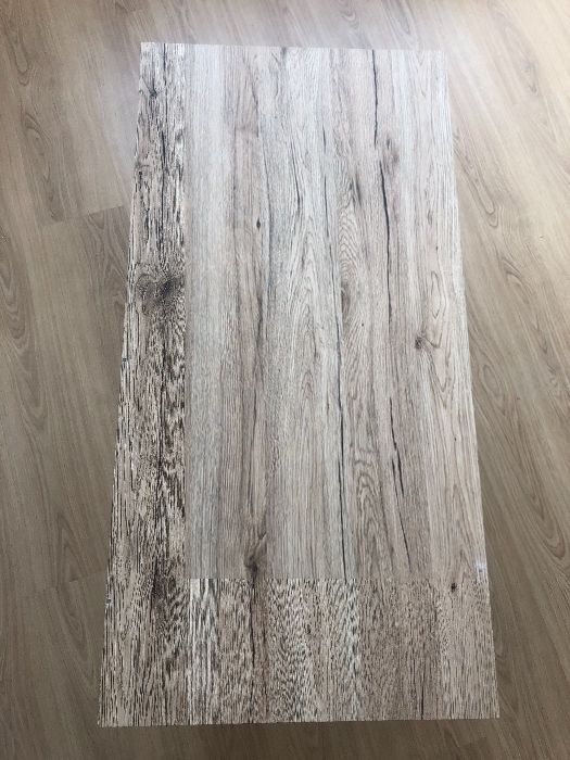 Чисто нова стилна холна маса дърво със сребристи крака