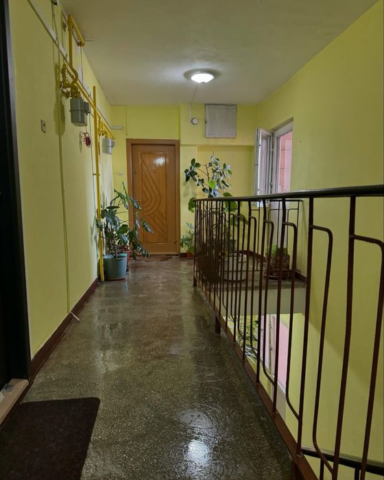 Curatenie Scari de Bloc