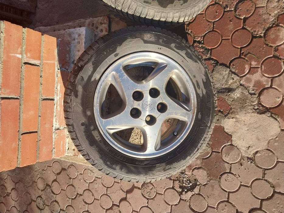 Резина с дисками всесезонка.
