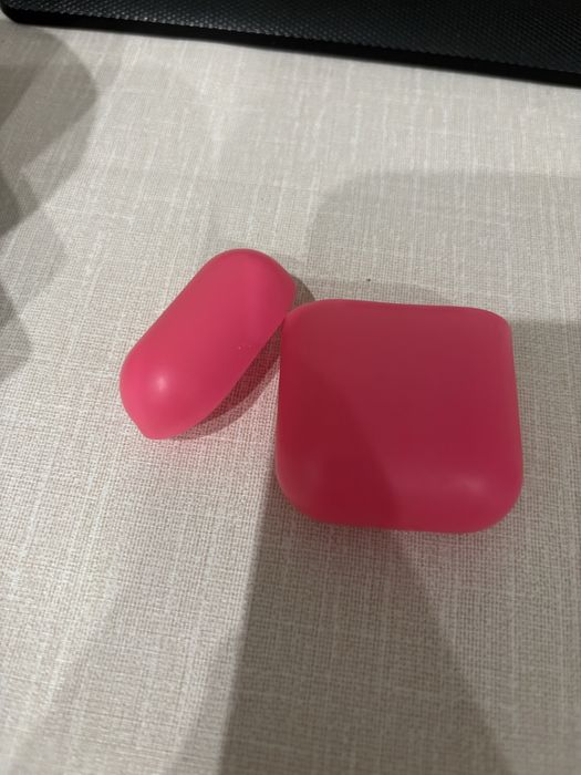 AirPods 2 a2031, Б/у (бонусом чехлы)