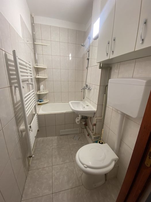 Inchiriez  apartament 1 camera. Zona Dambu