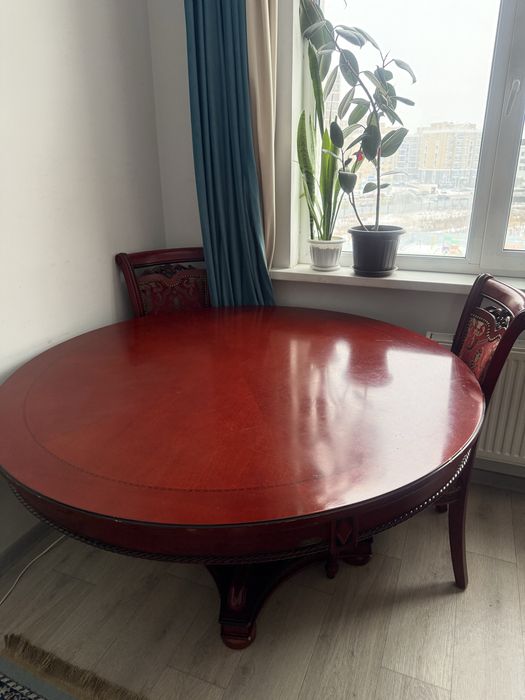 Стол и 4 стулья деревянные