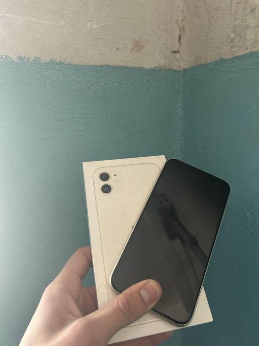 Продам айфон 11 128