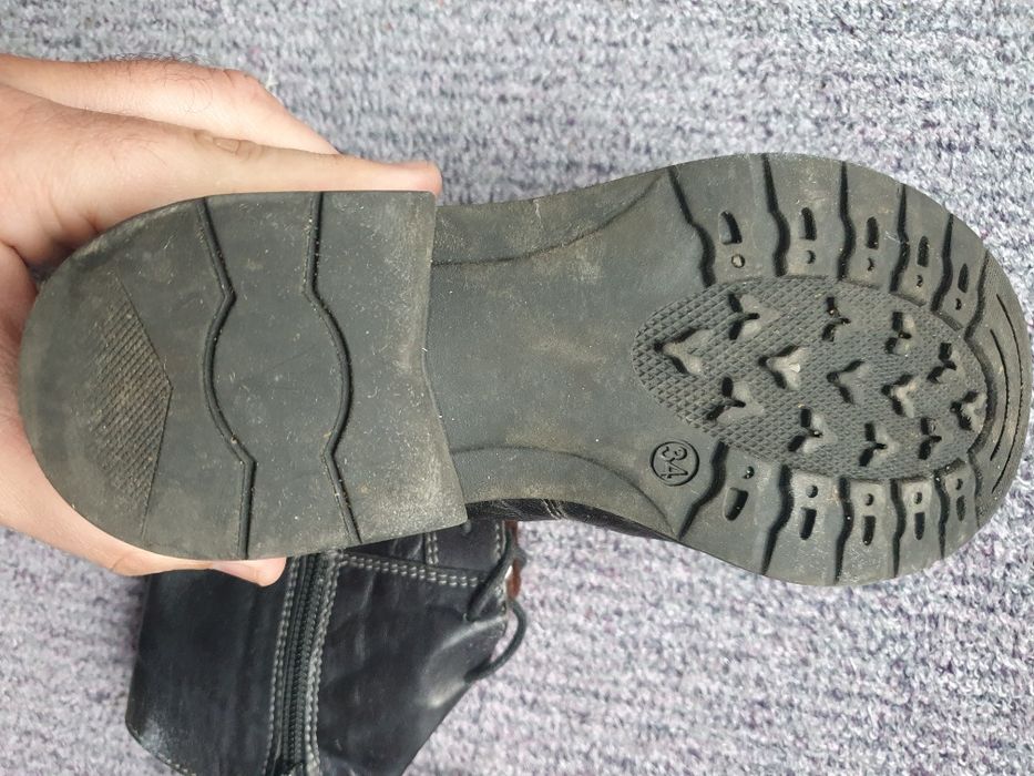 Pereche cizme din piele ptr copii masura 34, stare f buna