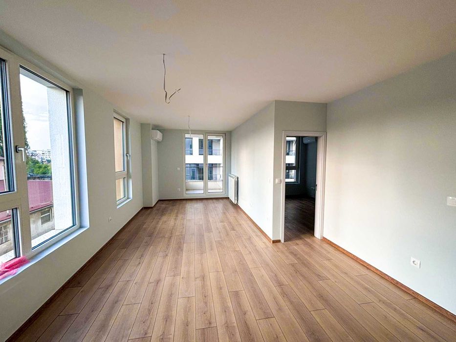 Дава се под наем Двустаен апартамент в София, Оборище - 64 кв.м за 510 € - Снимка #2