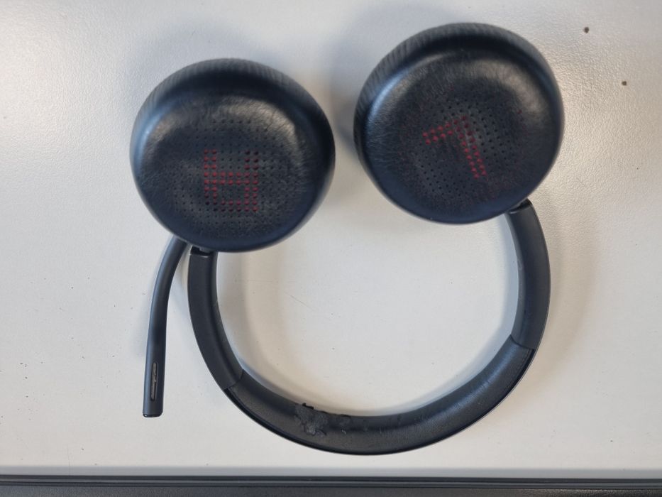 Casti wireless conferinta Bluetooth Poly Voyager 4320