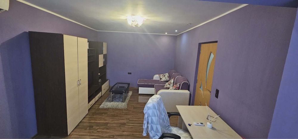 Inchiriez apartament