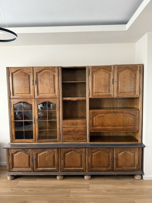 Dulap cu vitrina din lemn