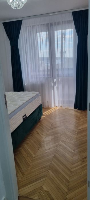 Închiriez apartament
