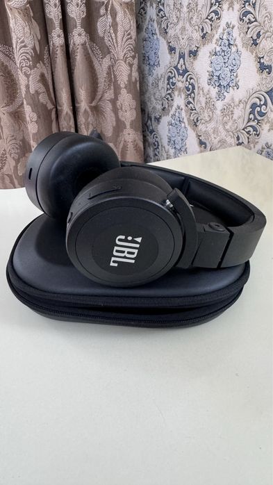 Без проводной наушник JBL