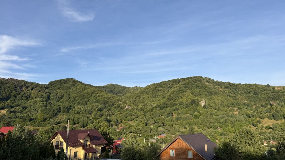 Casă de vacanță, cabană de vânzare pe Valea Bistrei in zonă liniștită cu panoramă deosebită