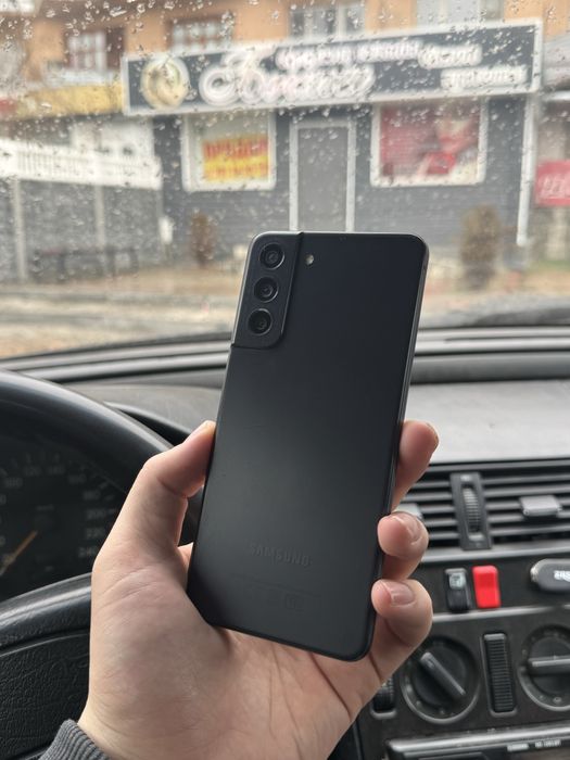 Samsung Galaxy S21 FE в отличном состоянии