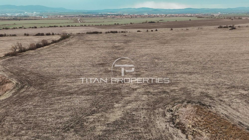 Продава се Парцел в с. Волуяк, Област София-град - 44000 кв.м за 45 €/кв.м - Снимка #2