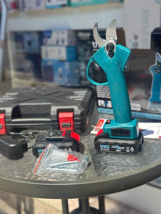Акумулаторна ножица за клони UKC 8500 – 68V, 2 батерии
