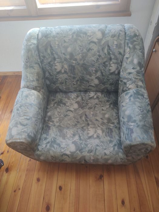 Холна гарнитура запазена