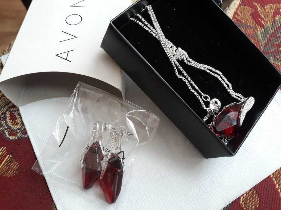 Страхотно ново Колие и обици с рубин