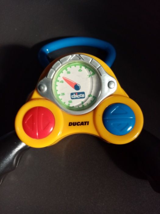 Vînd motoretă copii Chicco Ducati