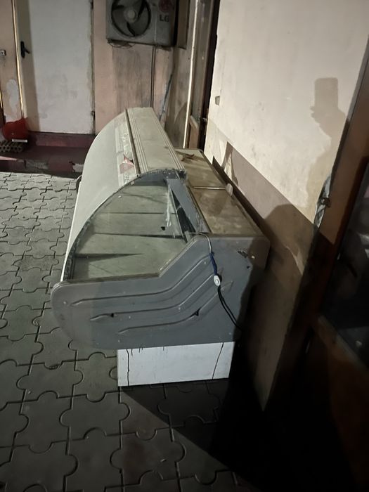 Холодильник витринный