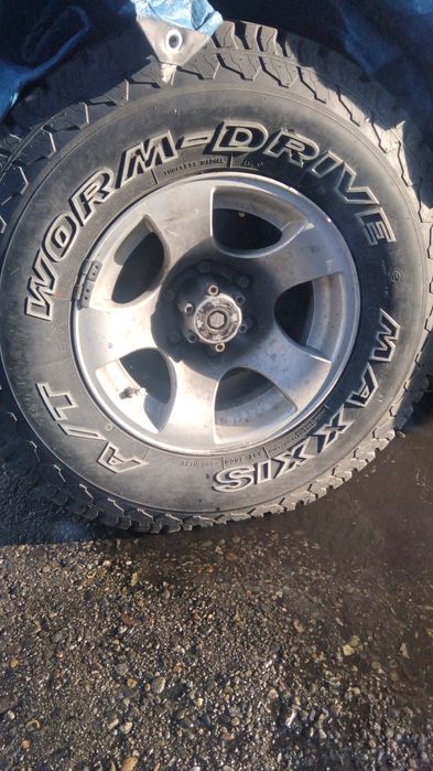 Резина на машину 31 10.5 r15