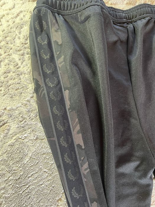 Штаны Fred Perry Camo Print Track Pant