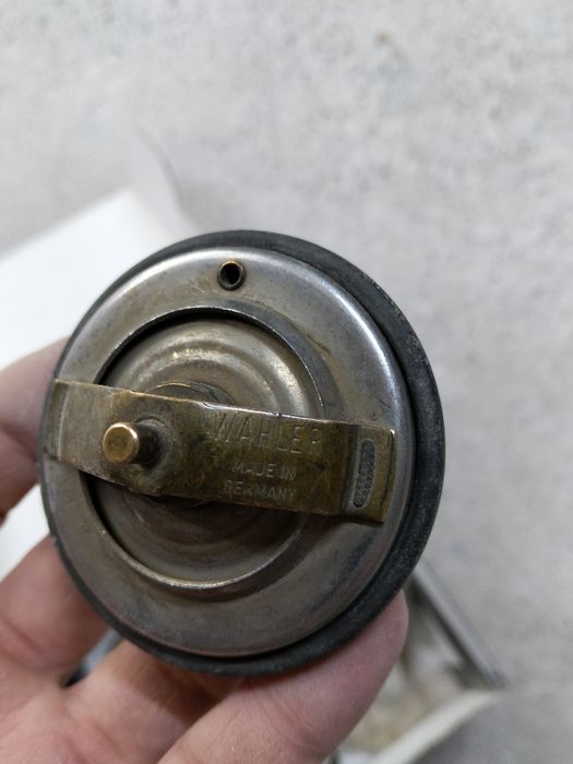Запчасти на мерседес w 124.