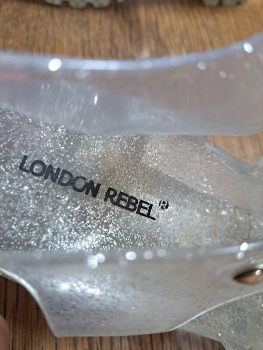 Силиконови сандали размер 38