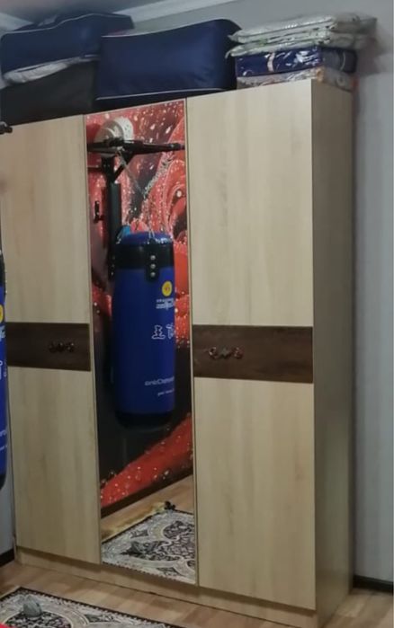 Срочно продам шкаф для одежды