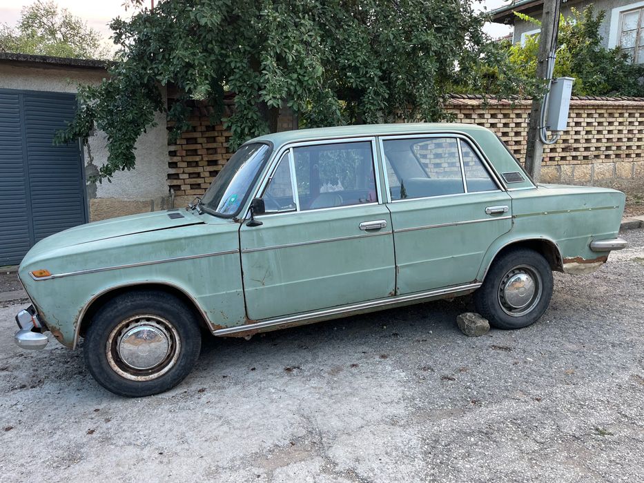 Лада 1500, бензин ,цвят зелен